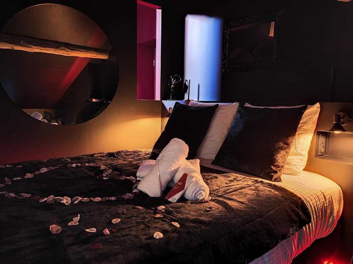 Suite Rouge Baiser Avec Jacuzzi Privatif - Loveroom Insolite Saint-Etienne  Exteriér fotografie